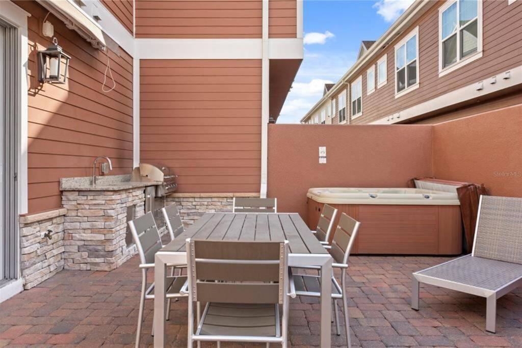 Modern Townhome Near Disneyworld * Orlando